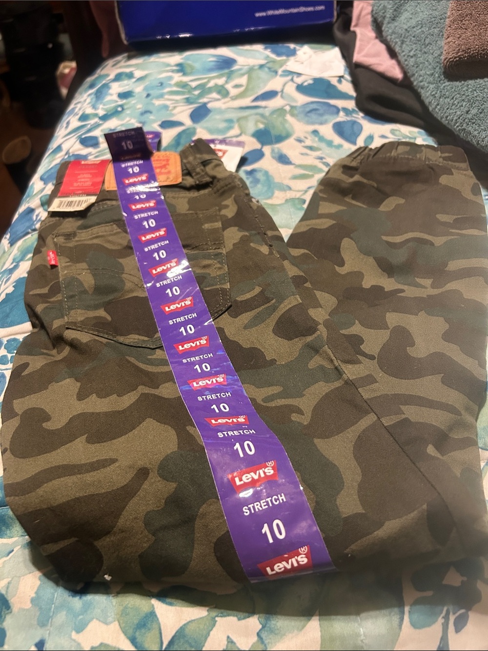 Levi's Kids Olive Green Camo Stretch Jeans size 10 slim